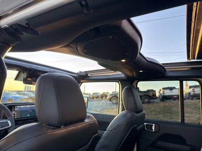 2024 Jeep Wrangler 4-Door Sahara 4x4