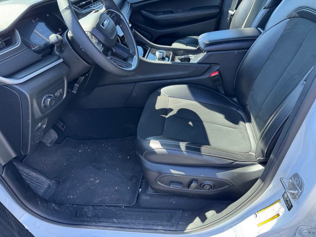 2025 Jeep Grand Cherokee Altitude 4x4