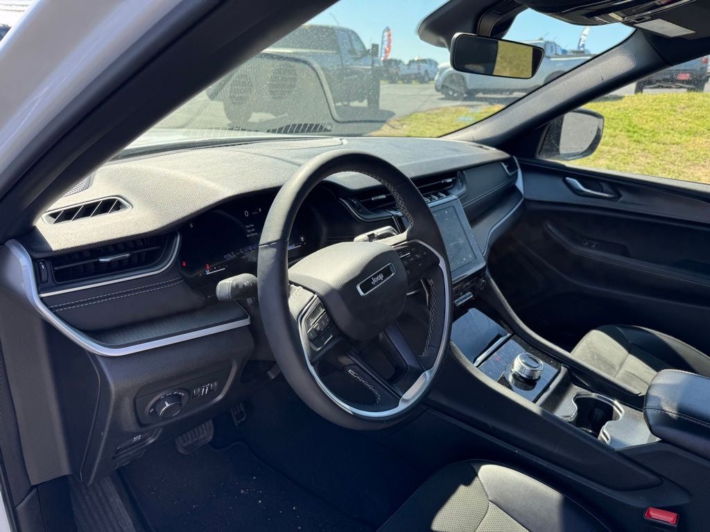 2025 Jeep Grand Cherokee Altitude 4x4