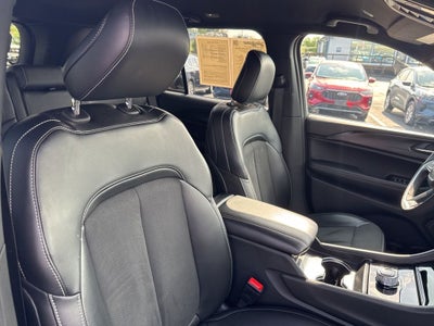 2025 Jeep Grand Cherokee Altitude 4x4