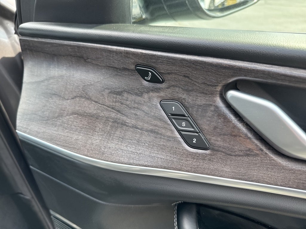 2022 Jeep Grand Cherokee Overland 4x4