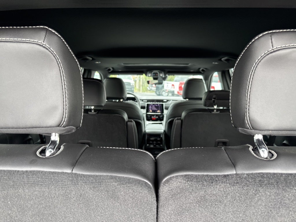 2025 Jeep Grand Cherokee L Altitude X 4x4