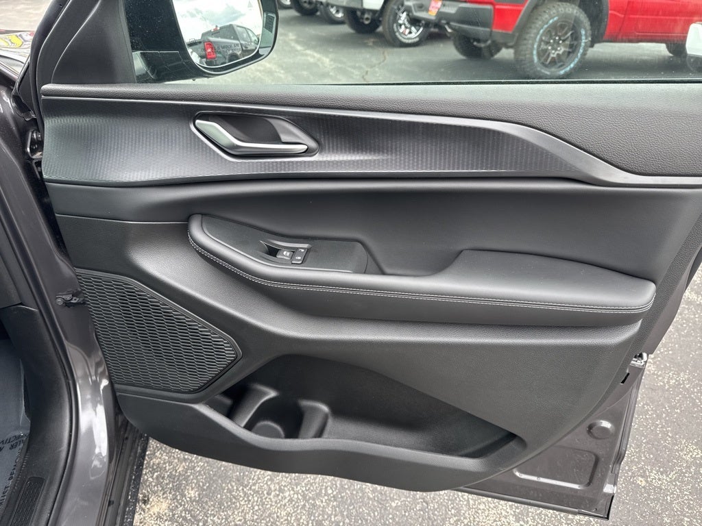 2025 Jeep Grand Cherokee L Altitude X 4x4