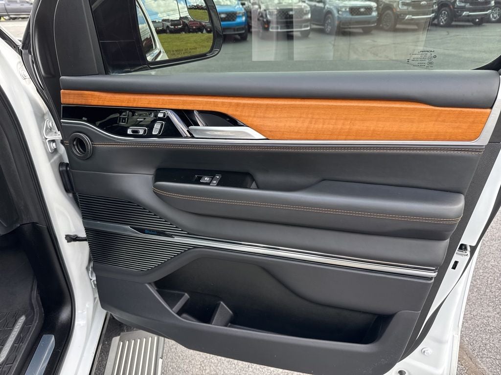 2024 Jeep Grand Wagoneer L Series III 4x4