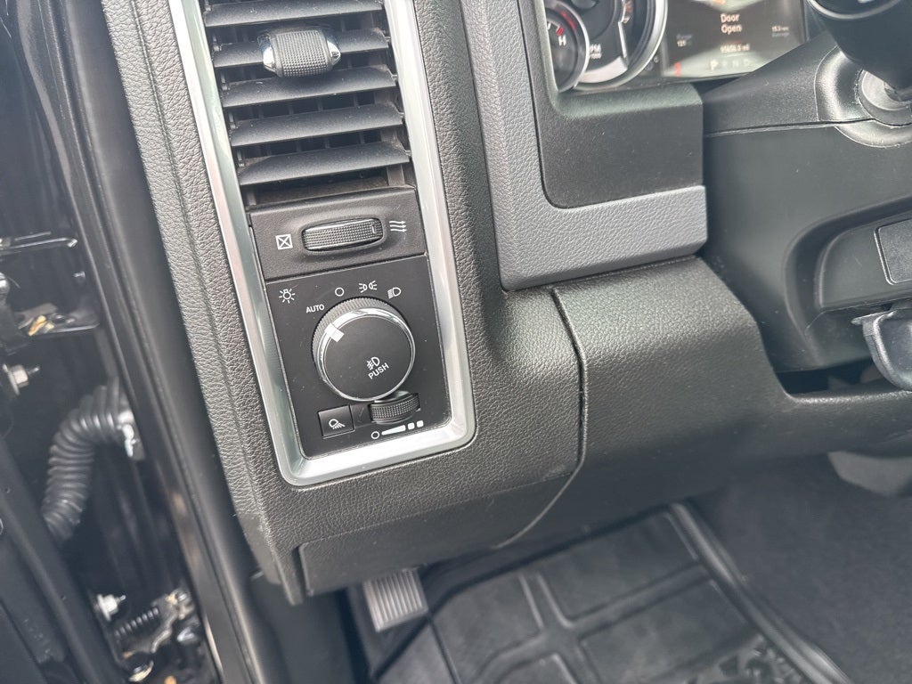 2019 RAM 1500 Classic Big Horn Crew Cab 4x4 5'7' Box