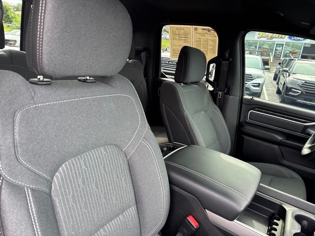 2022 RAM 1500 Big Horn Quad Cab 4x4 6'4' Box