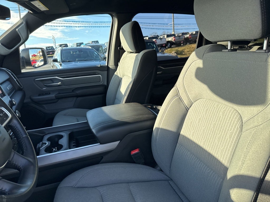 2022 RAM 1500 Big Horn Crew Cab 4x4 5'7' Box