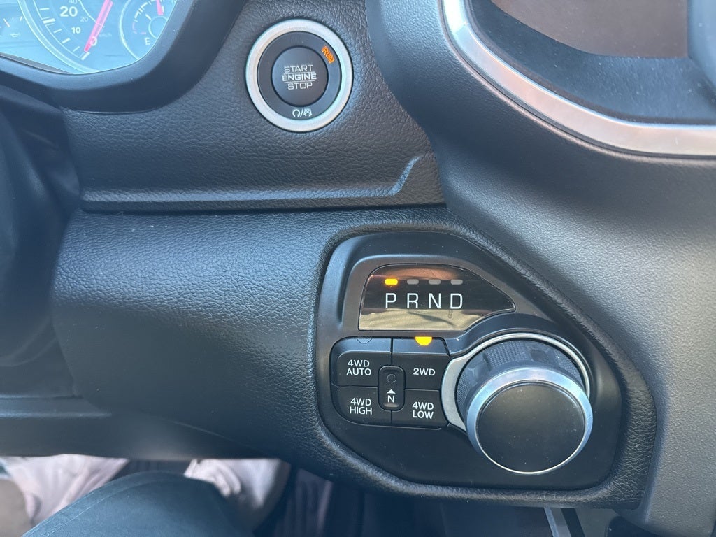 2022 RAM 1500 Big Horn Crew Cab 4x4 5'7' Box