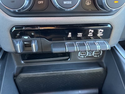 2022 RAM 1500 Big Horn Crew Cab 4x4 5'7' Box