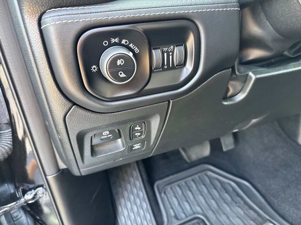 2025 RAM 1500 Limited Crew Cab 4x4 5'7' Box