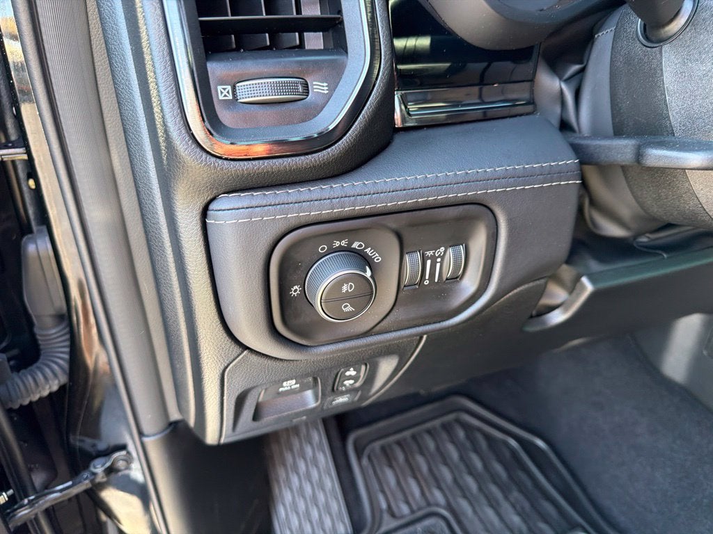 2026 RAM 1500 Limited Crew Cab 4x4 5'7' Box