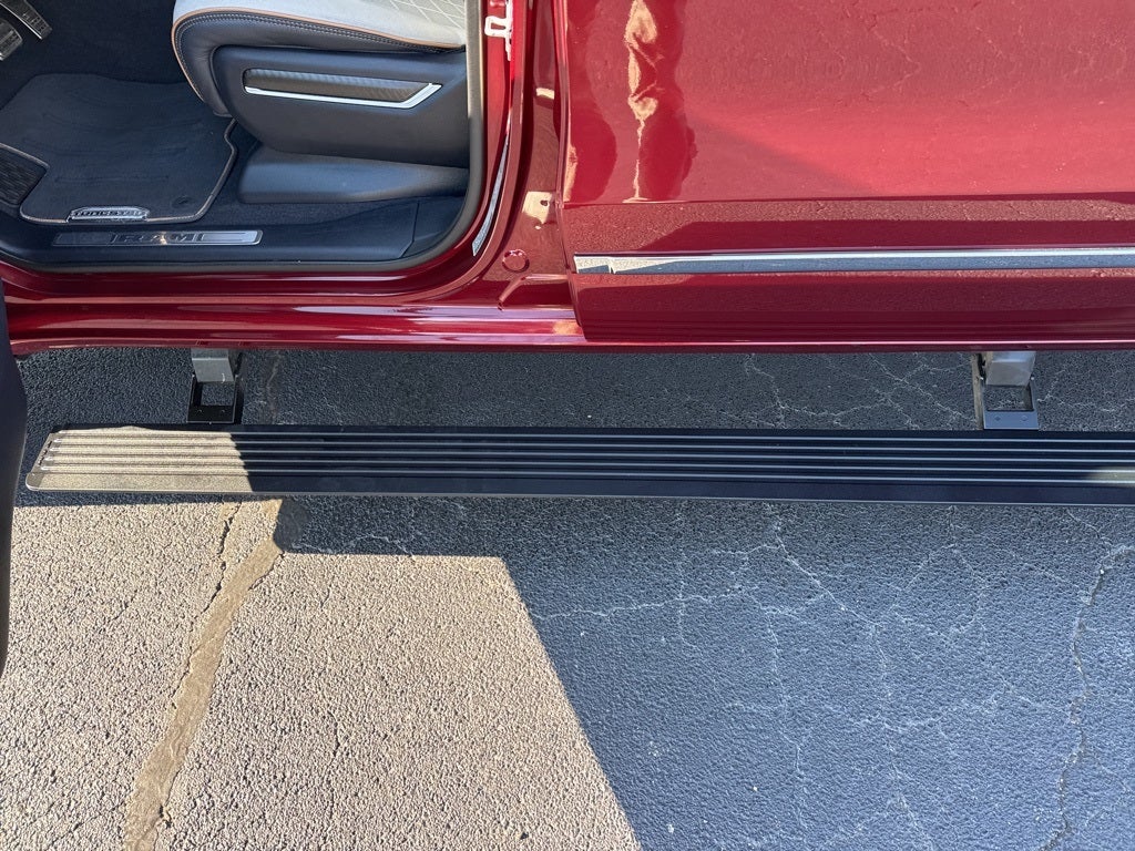 2025 RAM 1500 Tungsten Crew Cab 4x4 5'7' Box