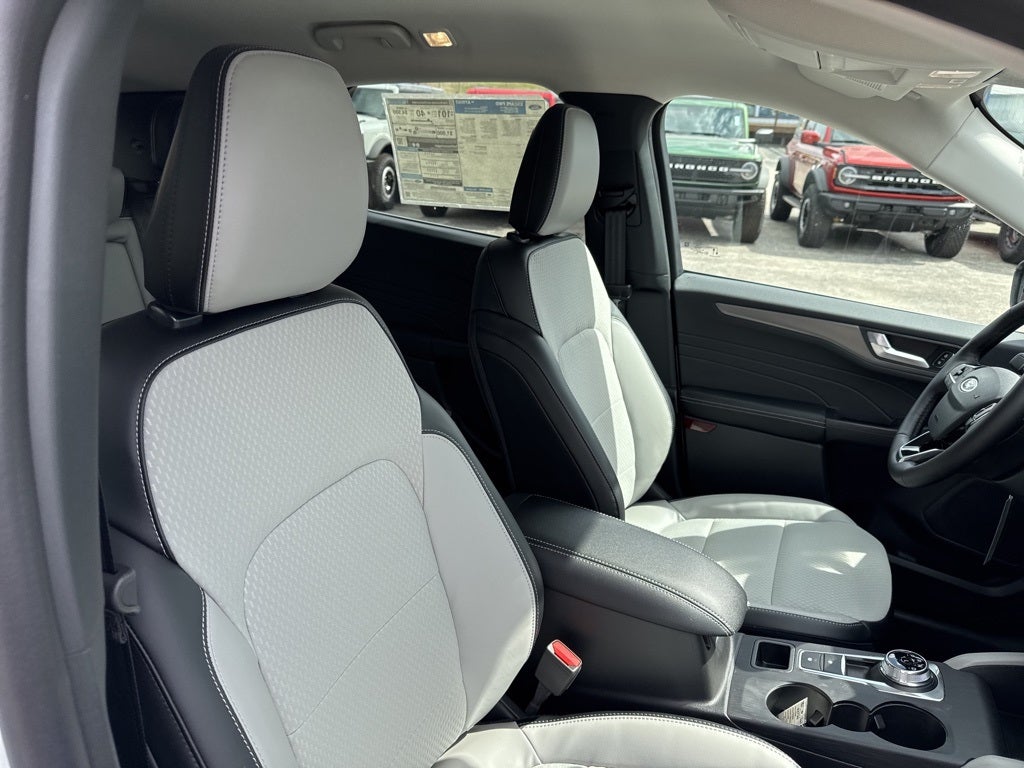 2025 Ford Escape Plug-In Hybrid Base