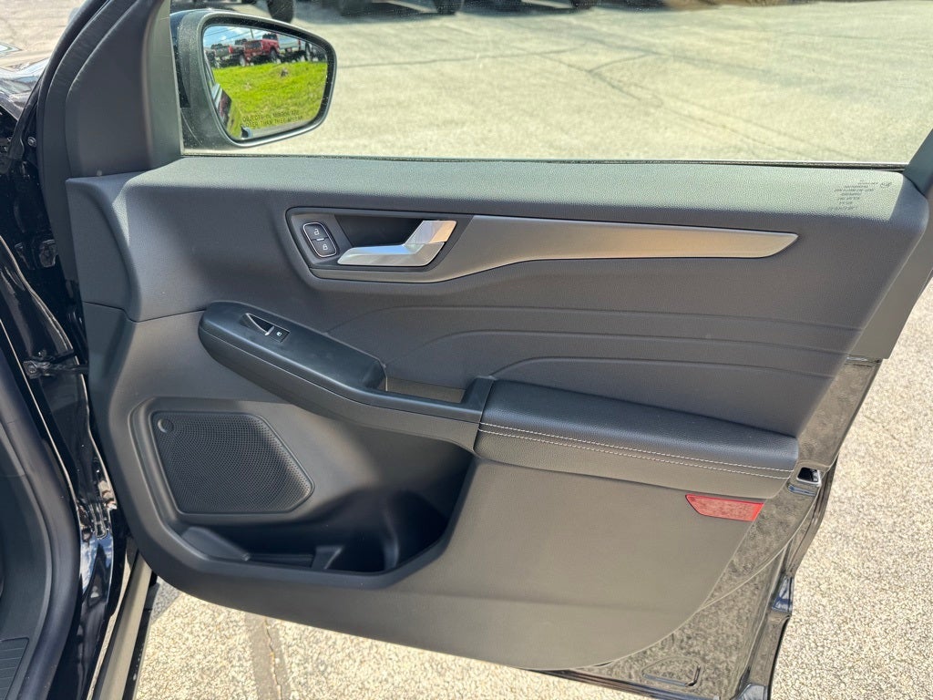 2025 Ford Escape Plug-In Hybrid Base