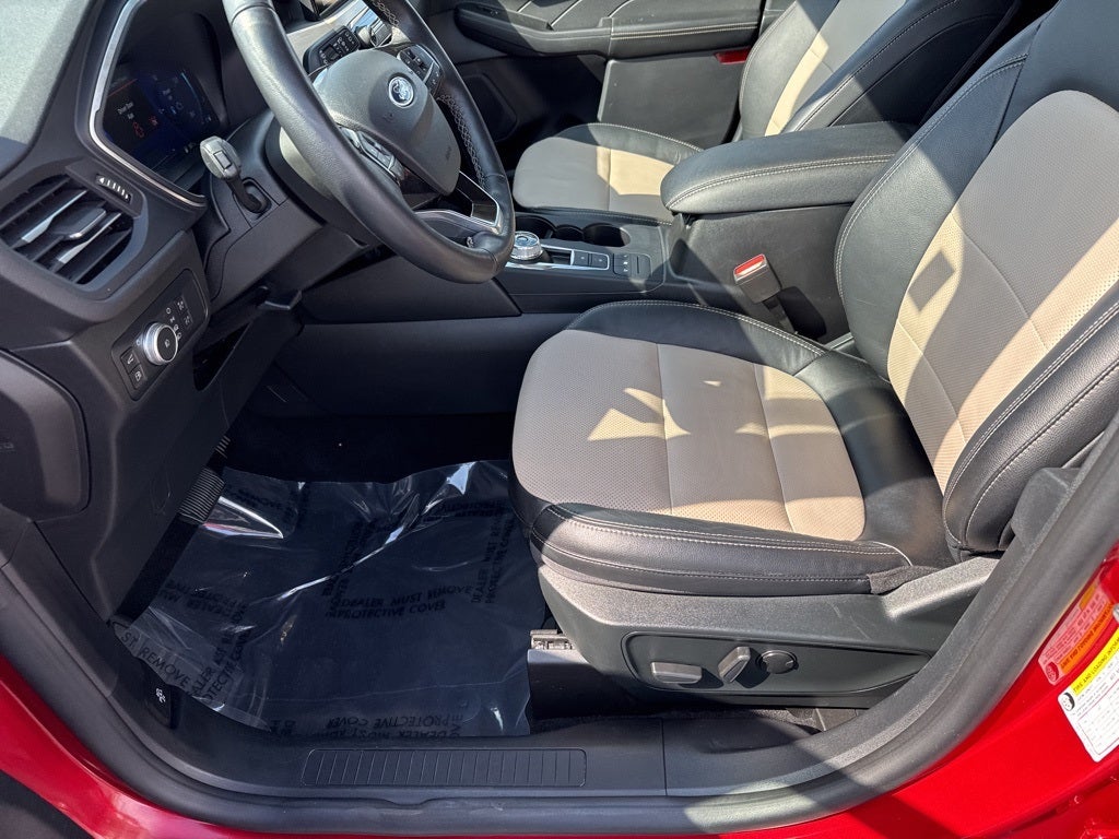 2022 Ford Escape Titanium Hybrid