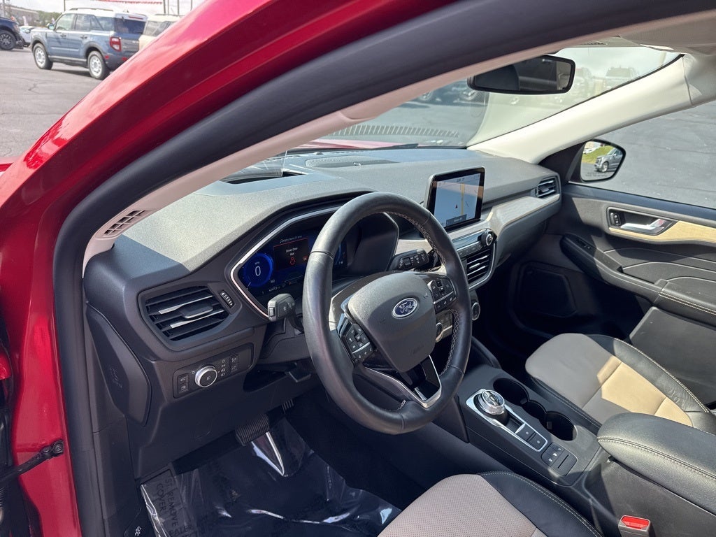 2022 Ford Escape Titanium Hybrid