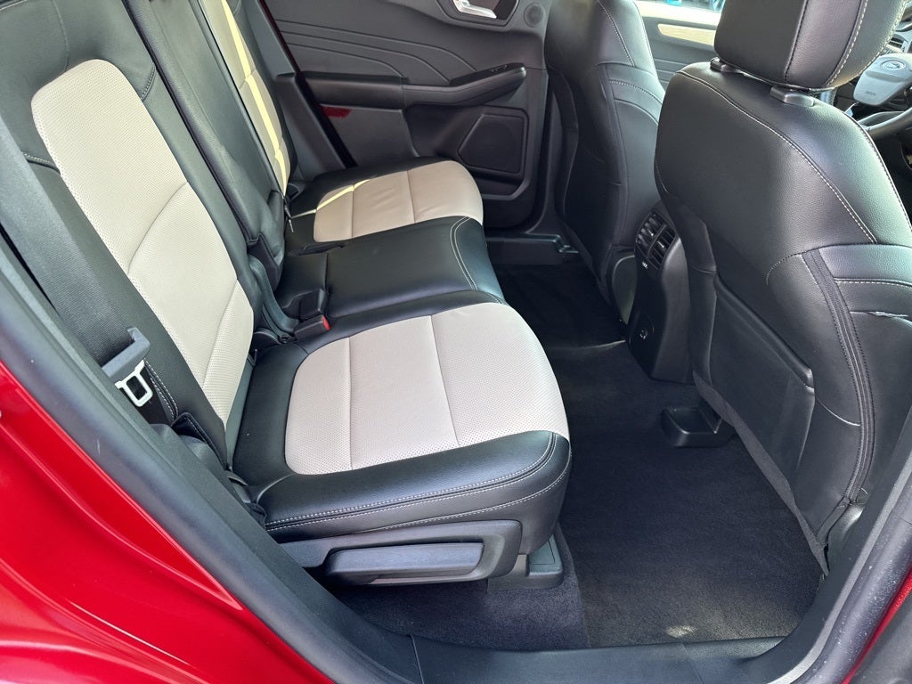 2022 Ford Escape Titanium Hybrid