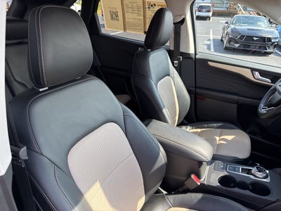 2022 Ford Escape Titanium Hybrid