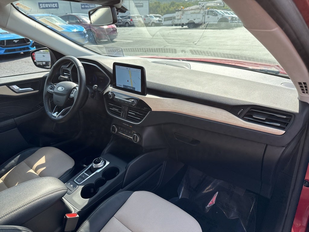 2022 Ford Escape Titanium Hybrid