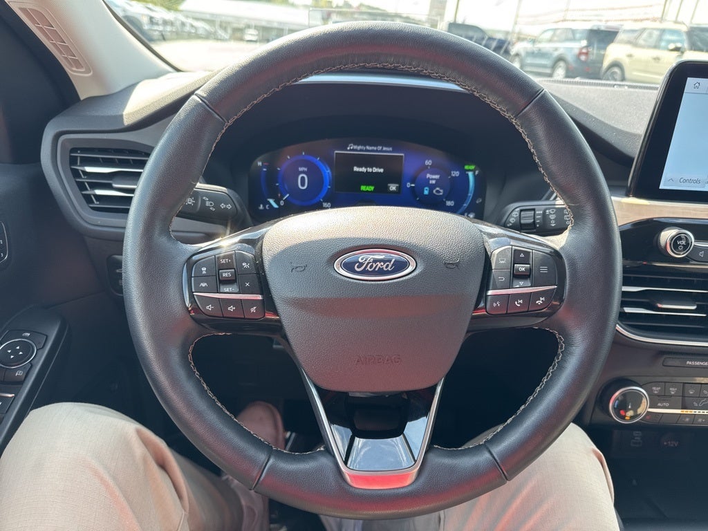2022 Ford Escape Titanium Hybrid