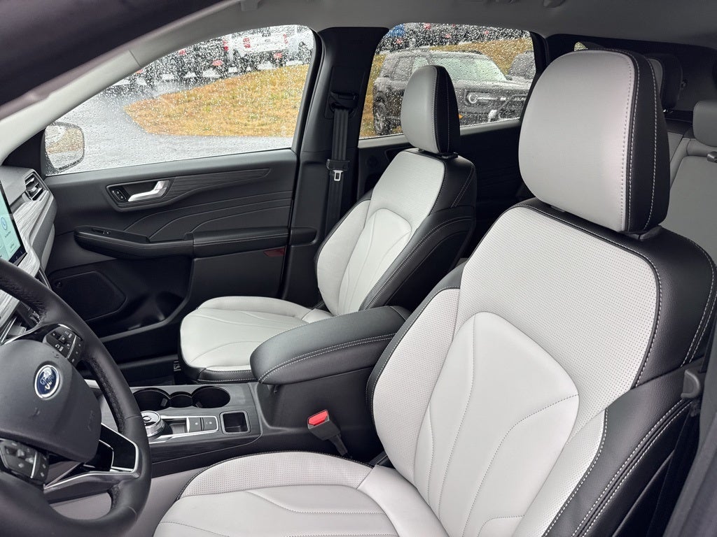 2026 Ford Escape Platinum