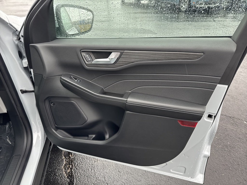 2026 Ford Escape Platinum