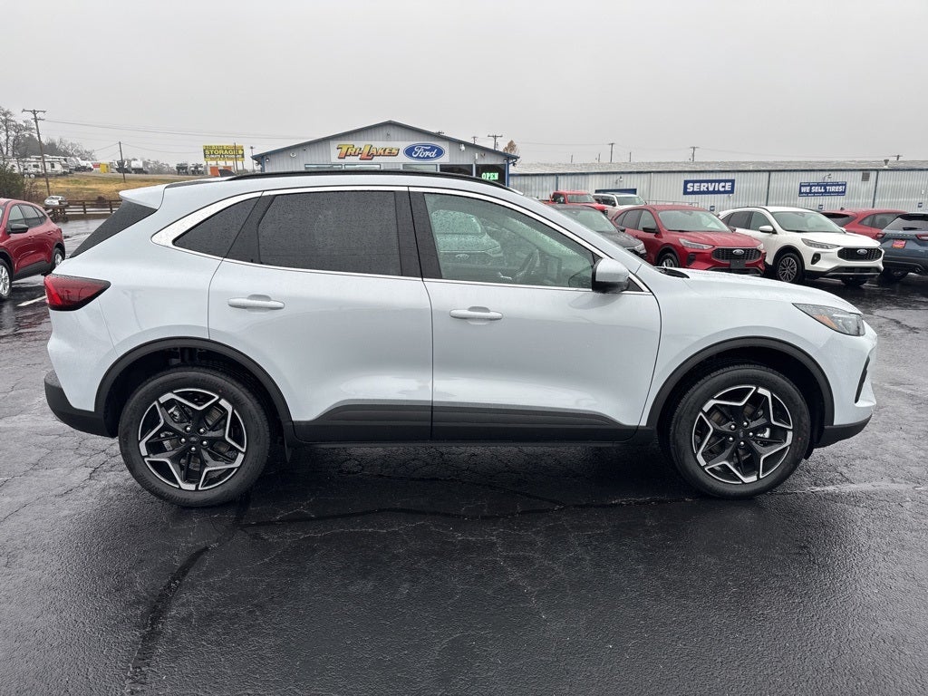 2026 Ford Escape Platinum