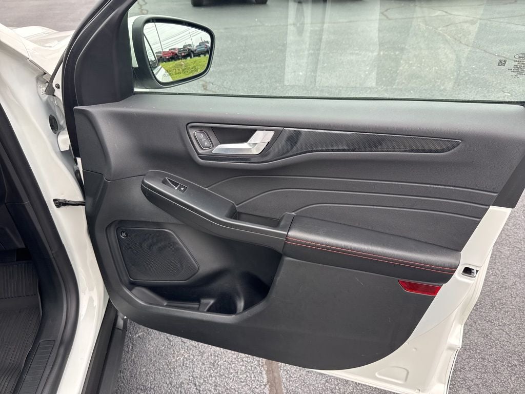 2025 Ford Escape ST-Line Elite
