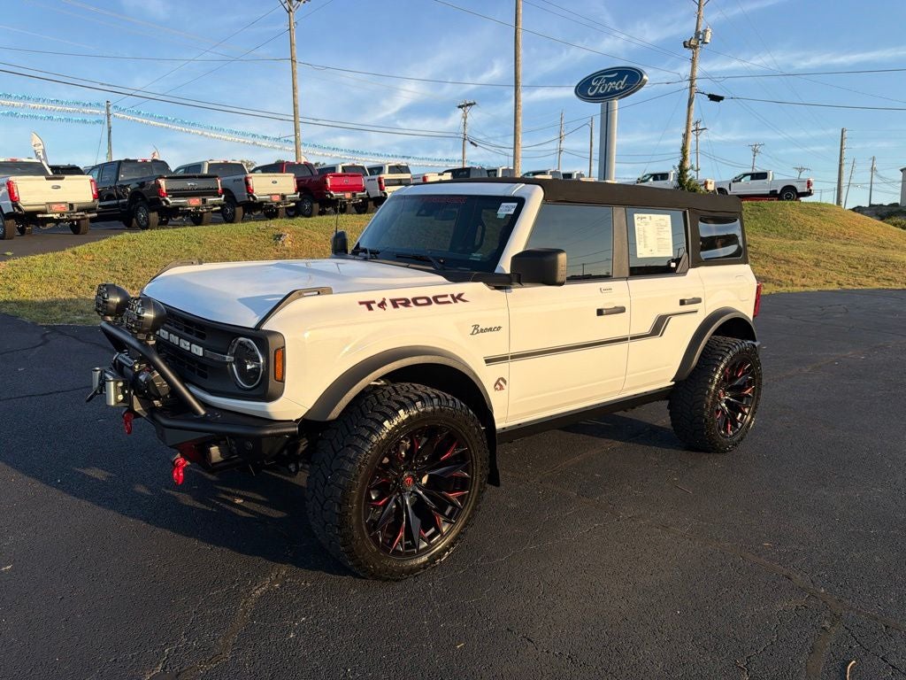 2023 Ford Bronco Base