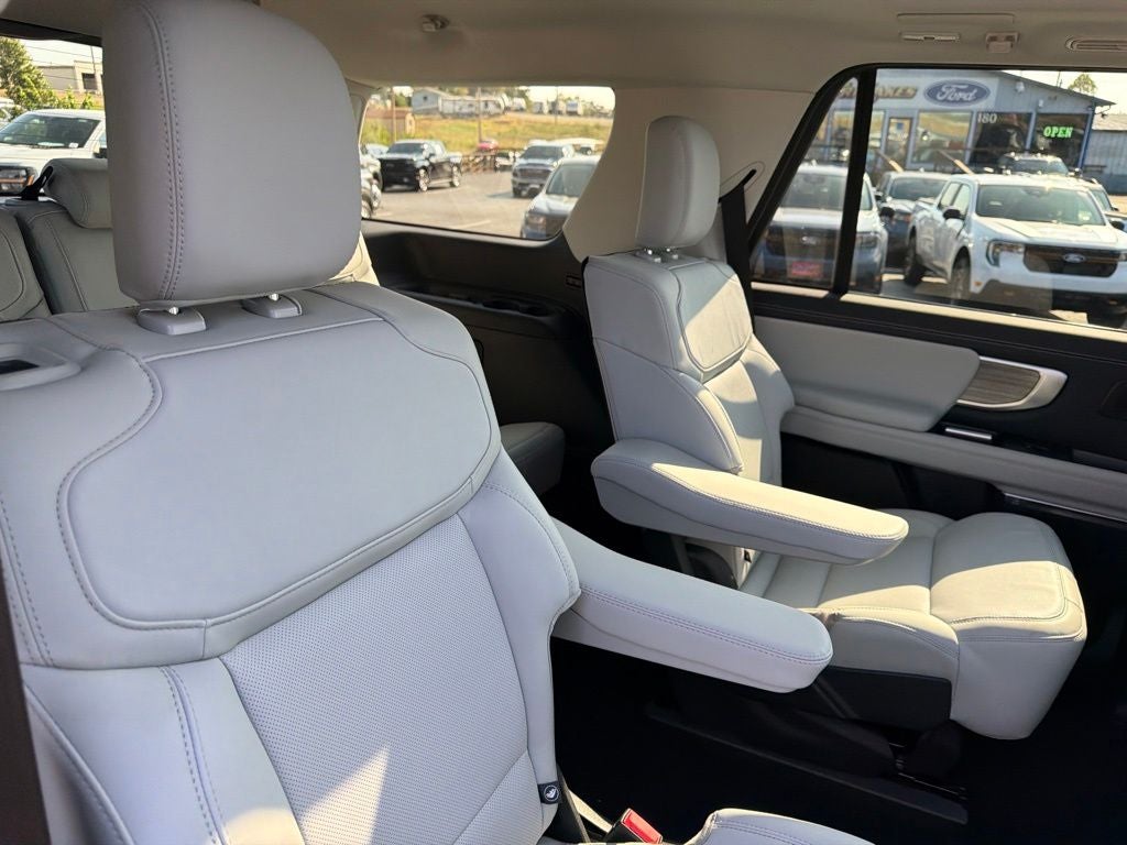2027 Ford Expedition Platinum