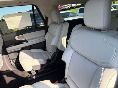 2027 Ford Expedition Platinum