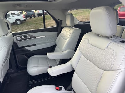 2025 Ford Explorer Platinum