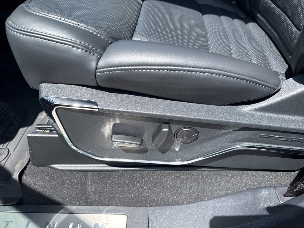 2025 Ford F-350SD Platinum