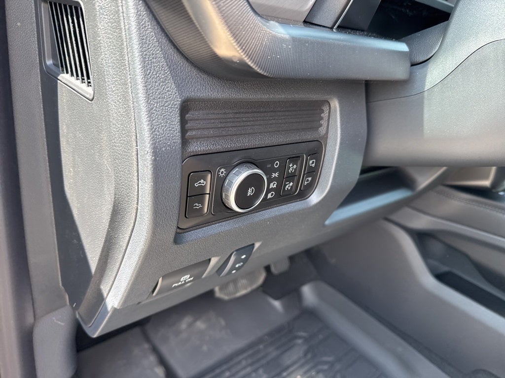 2025 Ford F-350SD Platinum