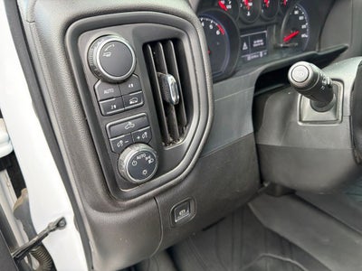 2022 Chevrolet Silverado 1500 4WD Crew Cab Short Bed Custom