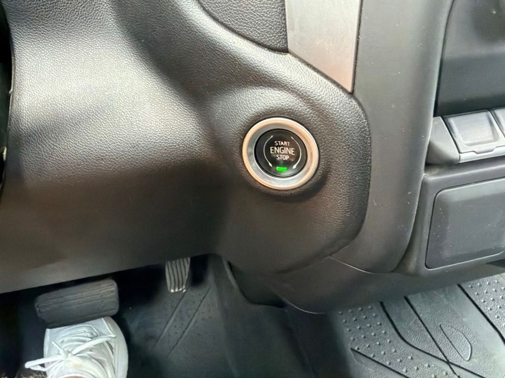 2022 Chevrolet Silverado 1500 4WD Crew Cab Short Bed Custom