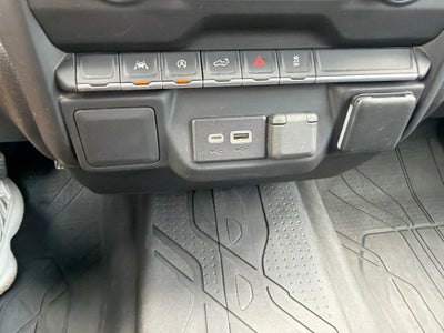 2022 Chevrolet Silverado 1500 4WD Crew Cab Short Bed Custom
