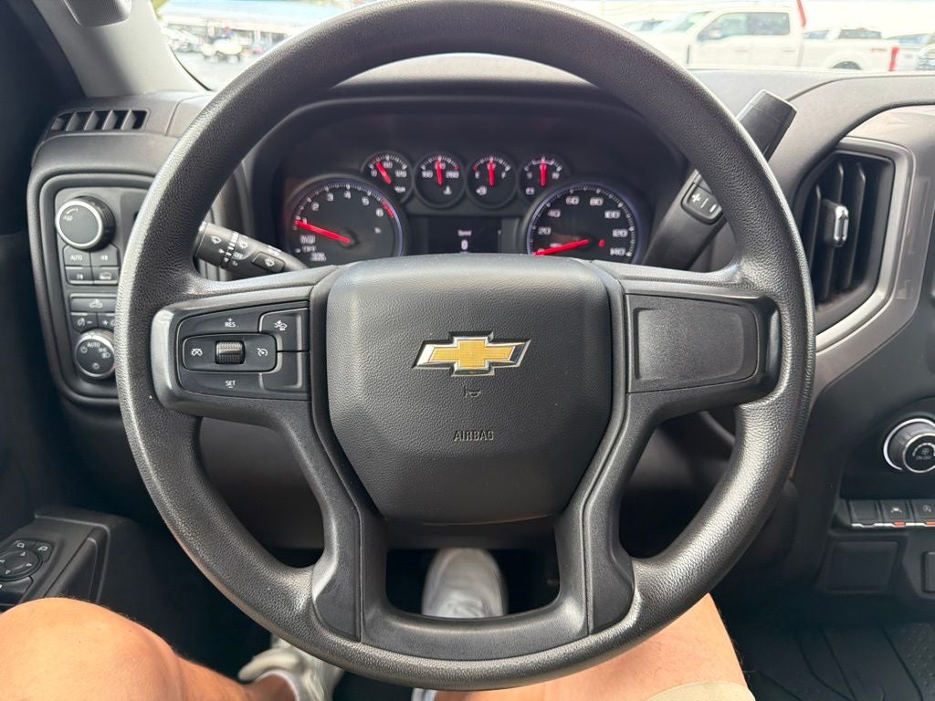 2022 Chevrolet Silverado 1500 4WD Crew Cab Short Bed Custom