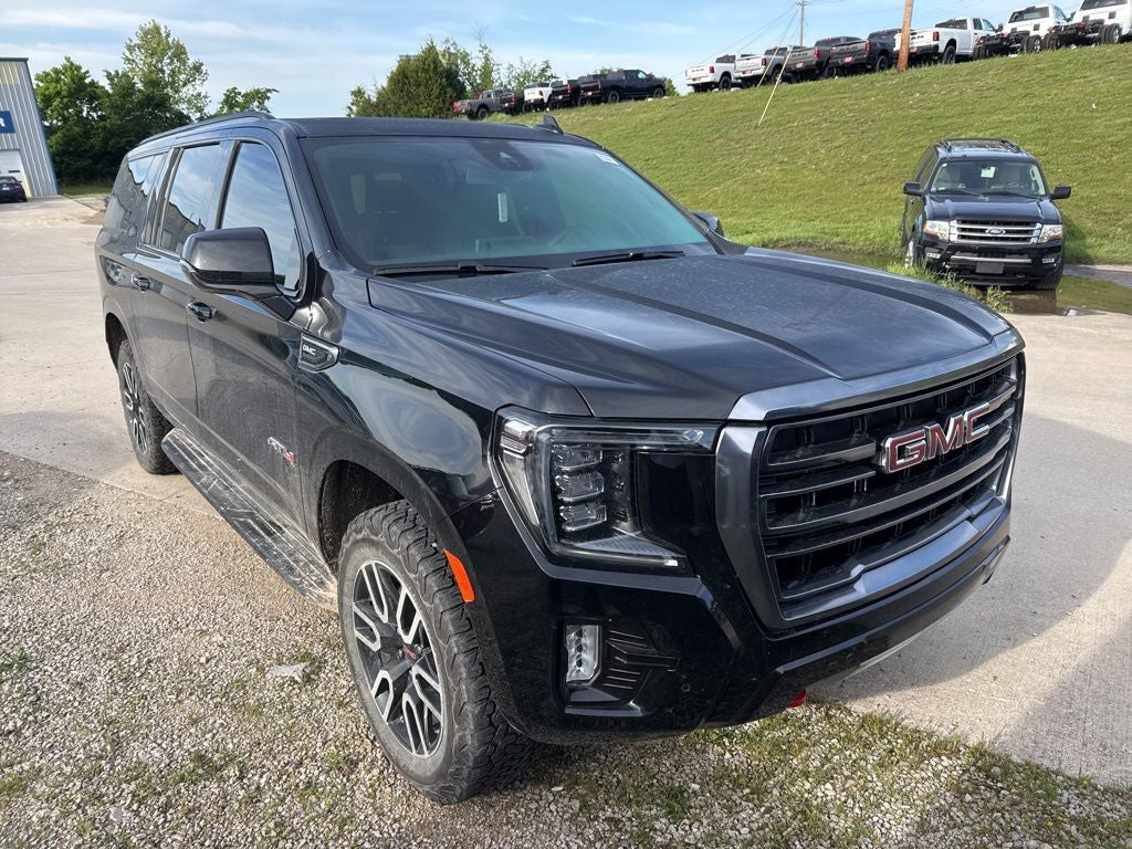 2023 GMC Yukon XL 4WD AT4