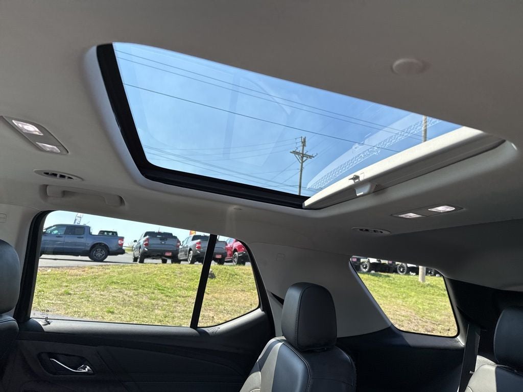 2021 Chevrolet Traverse AWD LT Leather