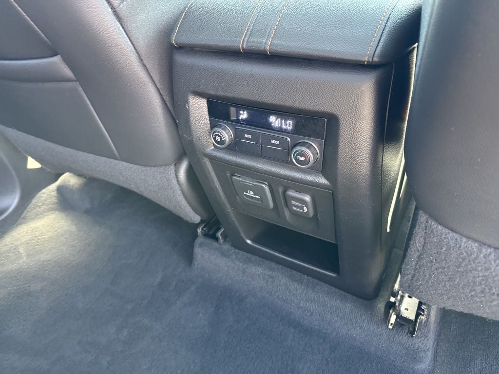 2021 Chevrolet Traverse AWD LT Leather