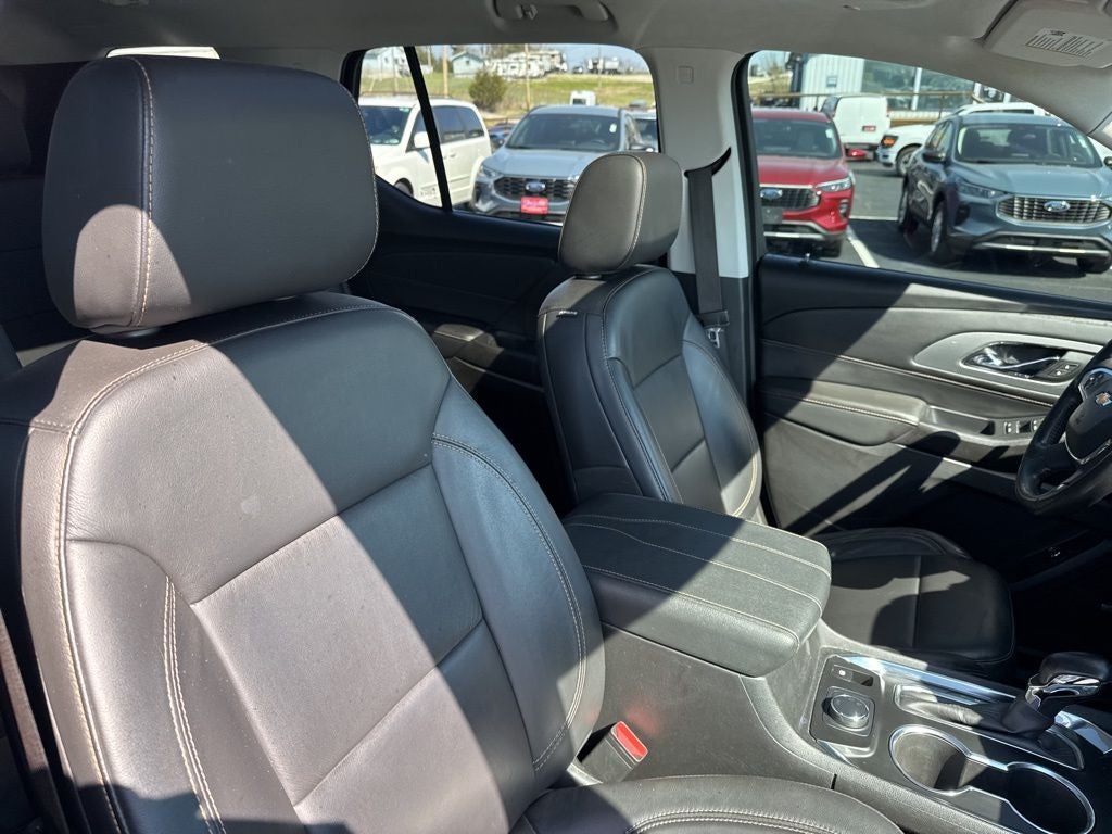 2021 Chevrolet Traverse AWD LT Leather