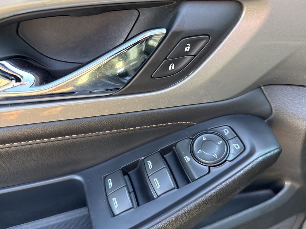 2021 Chevrolet Traverse AWD LT Leather