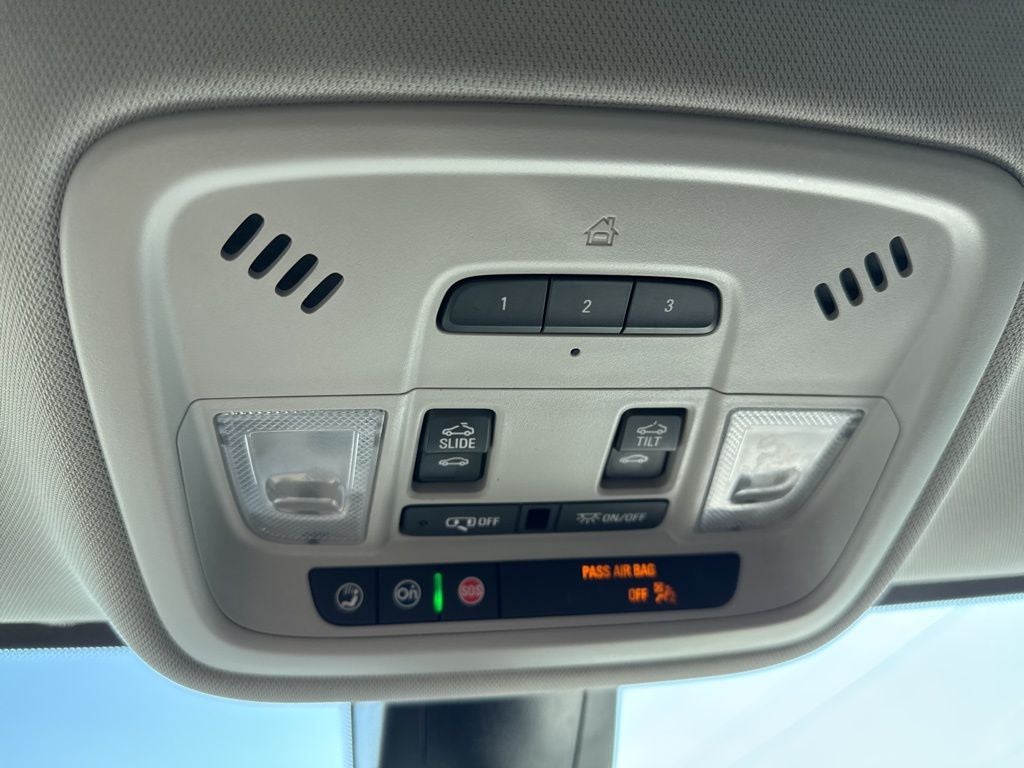 2021 Chevrolet Traverse AWD LT Leather