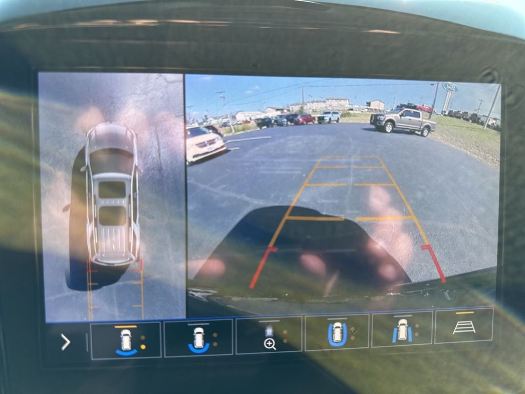 2021 Chevrolet Traverse AWD LT Leather