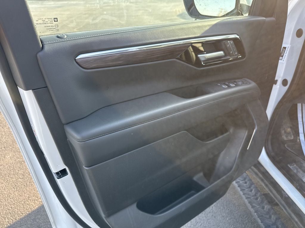 2025 Chevrolet Suburban 4WD Z71