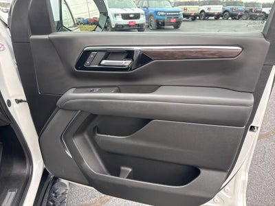 2025 Chevrolet Suburban 4WD Z71