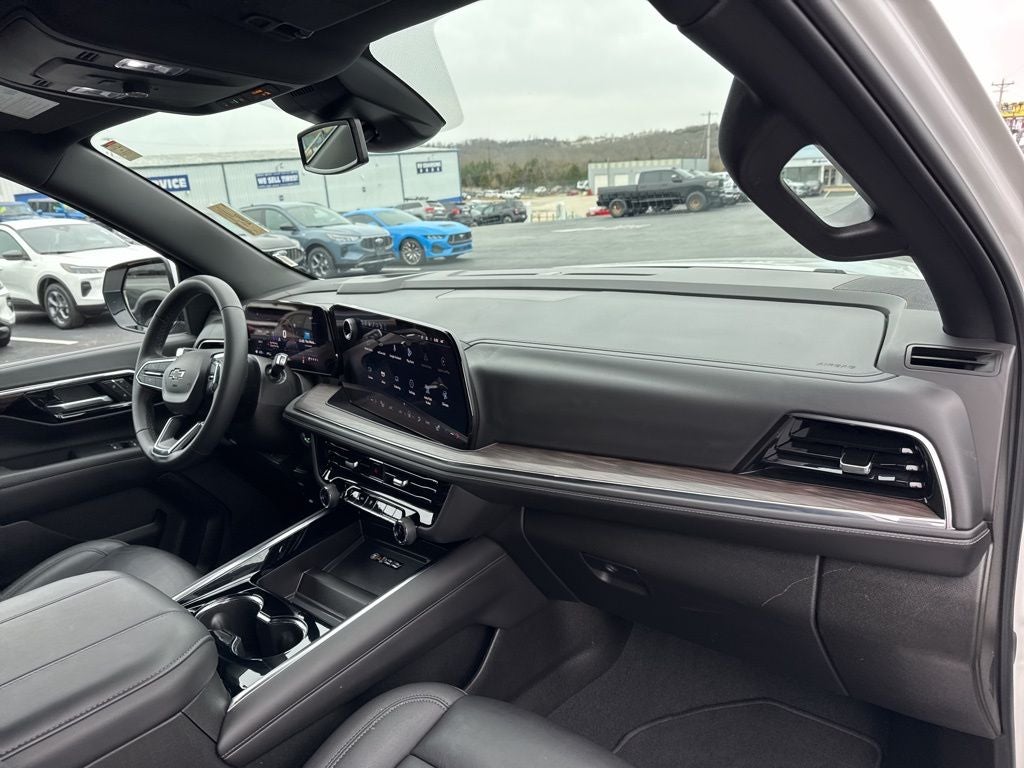 2025 Chevrolet Suburban 4WD Z71