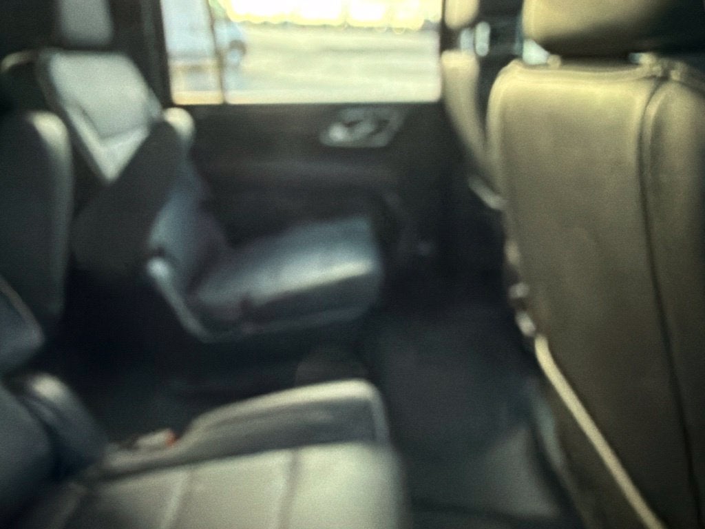 2023 Chevrolet Suburban 4WD Premier