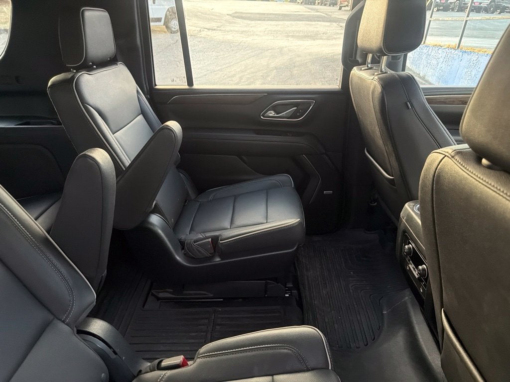 2023 Chevrolet Suburban 4WD Premier